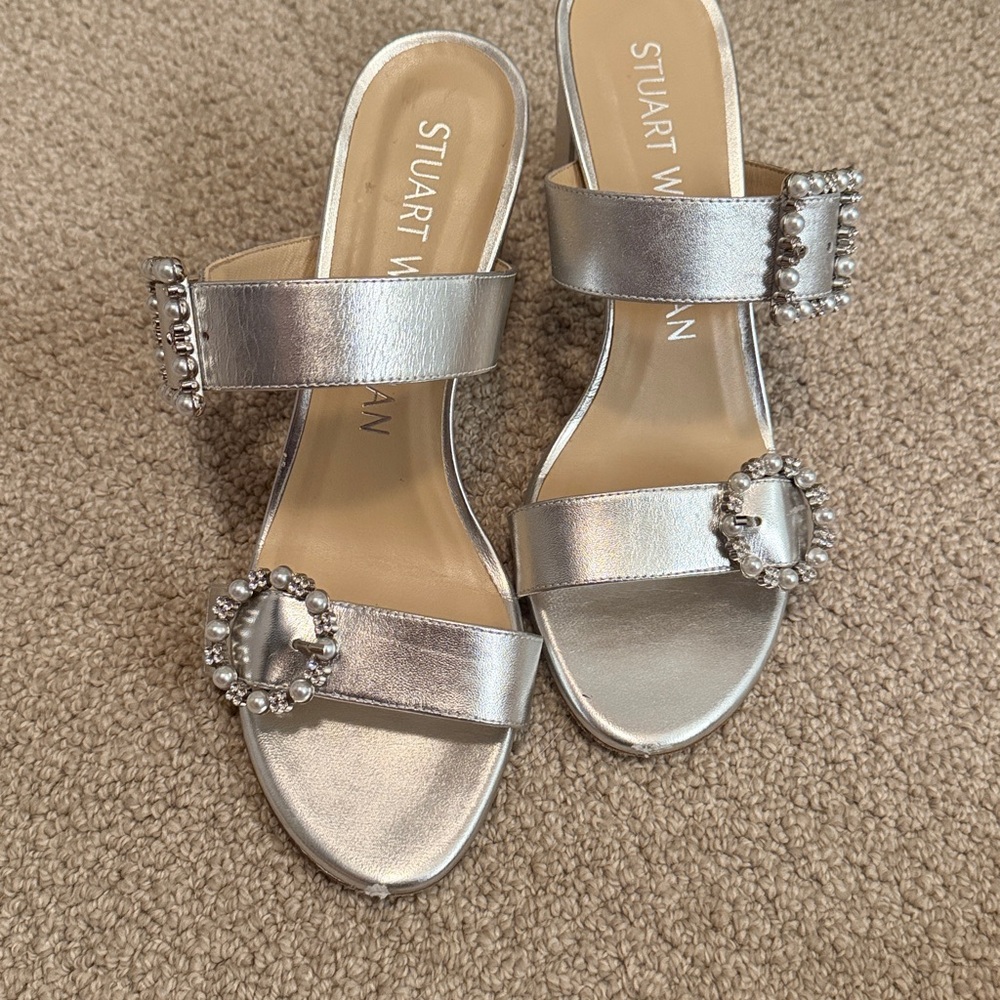 Stuart Weitzman silver size 8.5 geo pearl buckle slide sandals